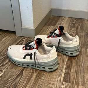 On CloudMonster Size 13